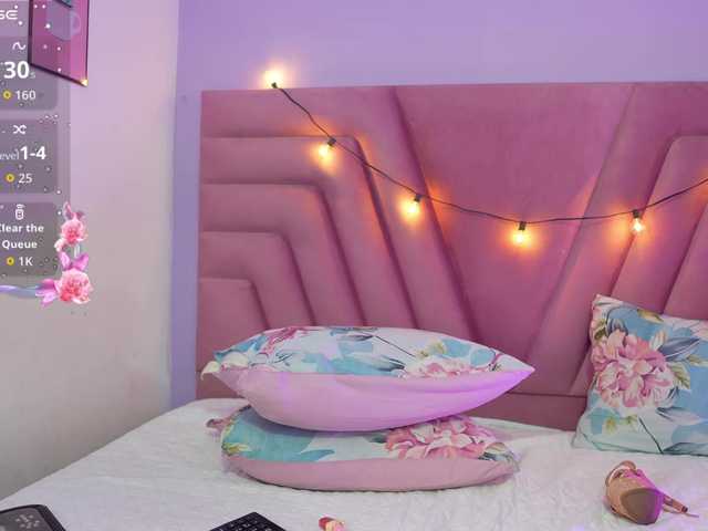 horny18girl live cam on BongaCams