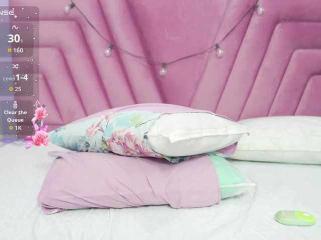 horny18girl live cam on BongaCams