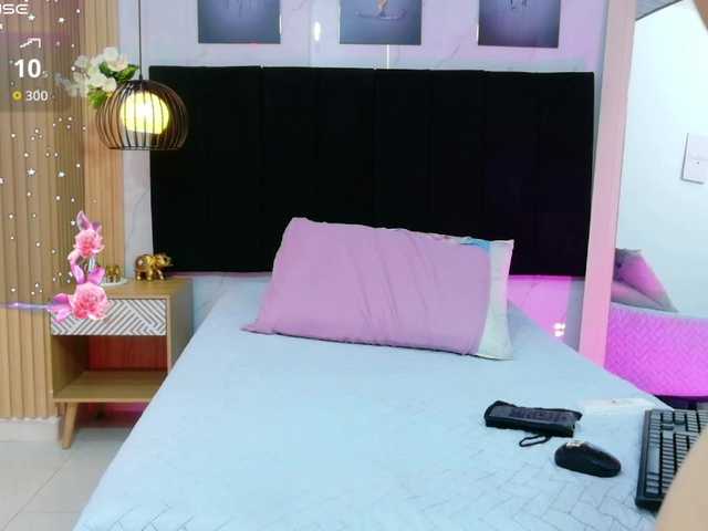 horny18girl live cam on BongaCams