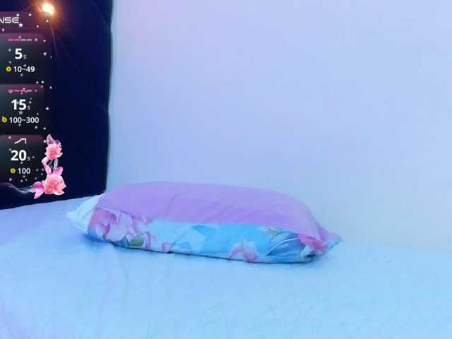 horny18girl live cam on BongaCams