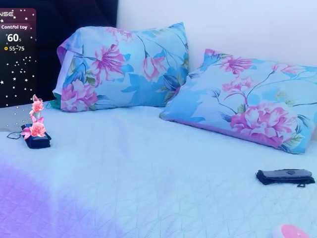 horny18girl live cam on BongaCams