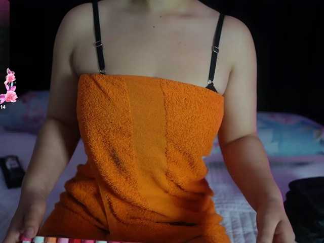 horny18girl live cam on BongaCams