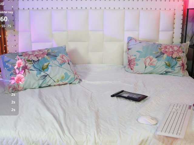 horny18girl live cam on BongaCams