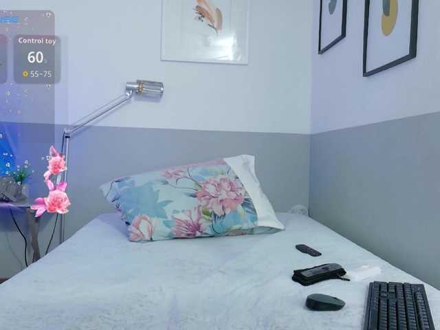 horny18girl live cam on BongaCams