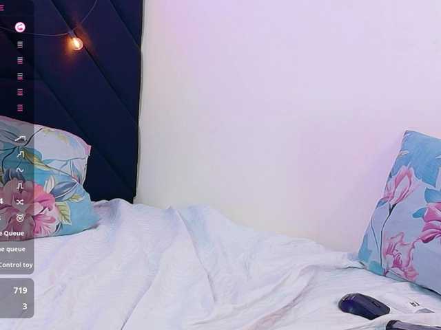 horny18girl live cam on BongaCams