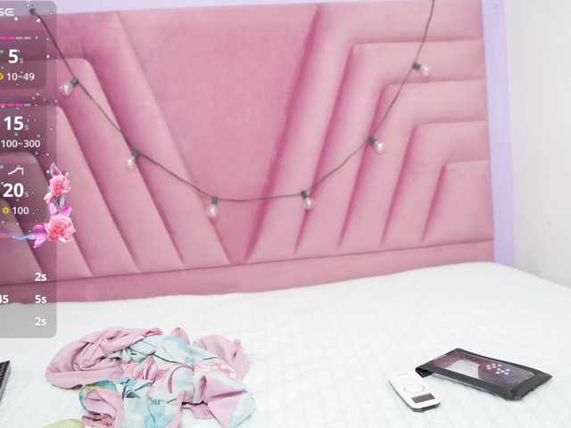 horny18girl live cam on BongaCams