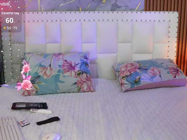 horny18girl live cam on BongaCams