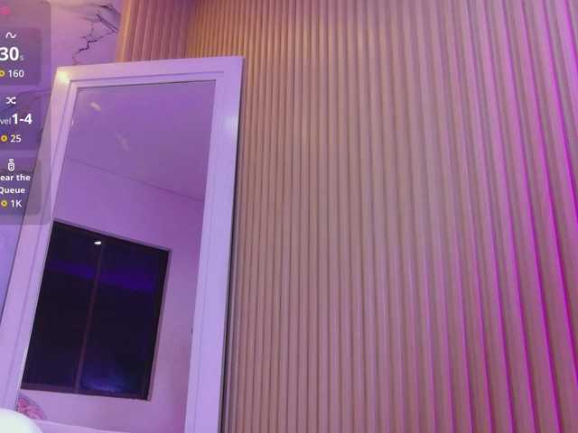 horny18girl's BongaCams show and profile