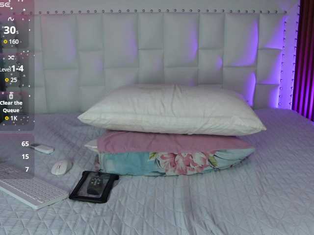 horny18girl live webcam show