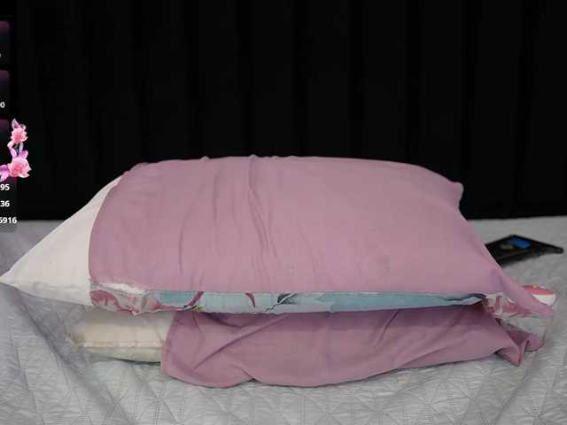 horny18girl live cam on BongaCams