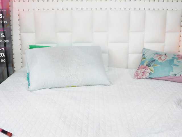 horny18girl live cam on BongaCams
