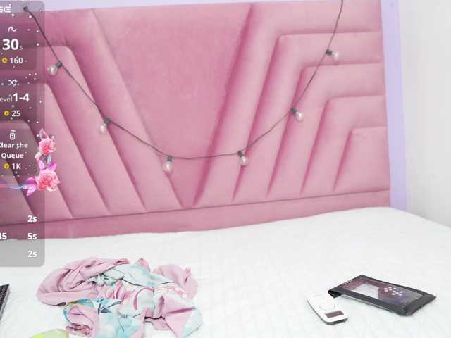 horny18girl live cam on BongaCams