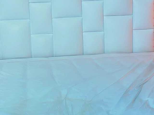 horny18girl's BongaCams show and profile