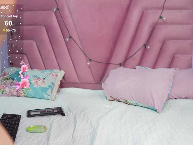 horny18girl live cam on BongaCams