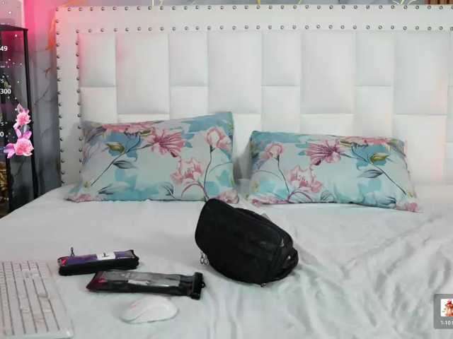 horny18girl live cam preview