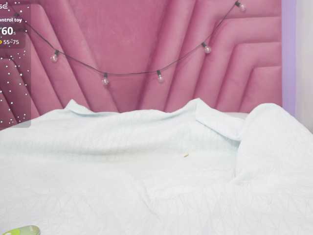 horny18girl live cam on BongaCams