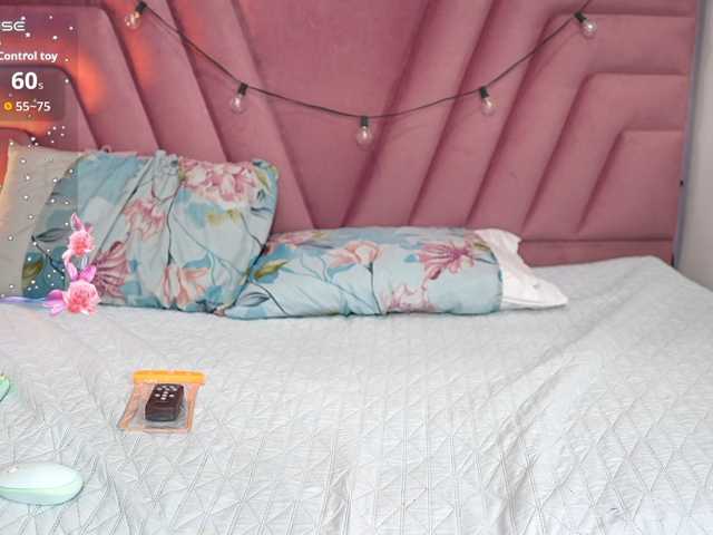 horny18girl live cam on BongaCams