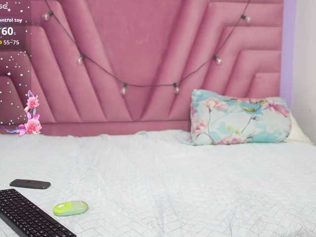 horny18girl live cam on BongaCams
