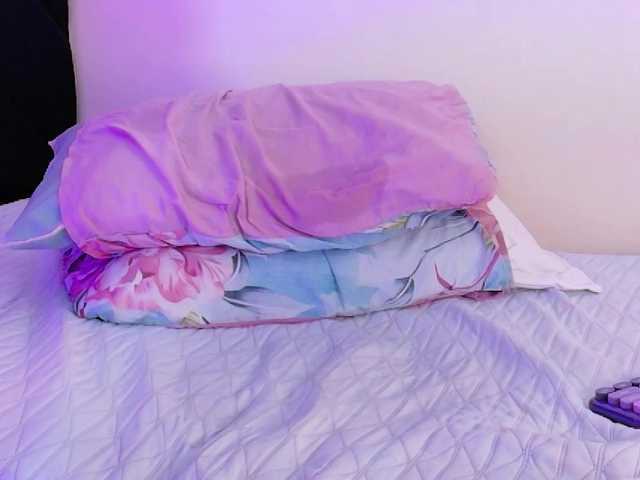 horny18girl live cam on BongaCams