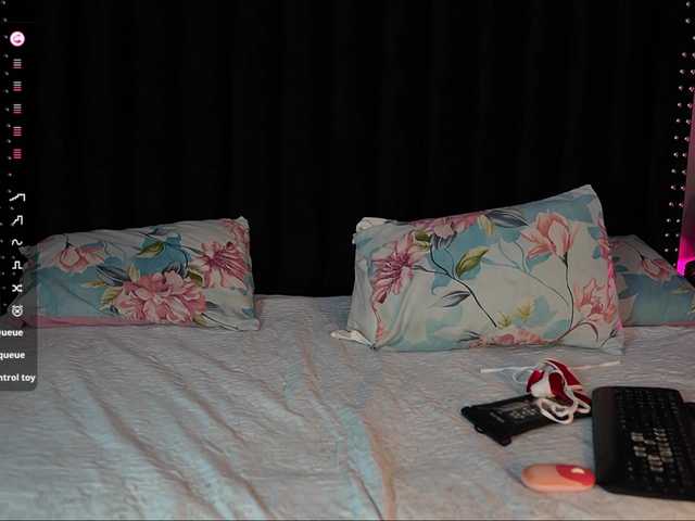 horny18girl live cam on BongaCams