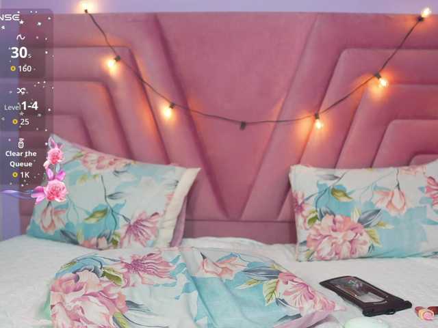 horny18girl live cam on BongaCams
