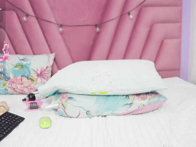 horny18girl live cam on BongaCams