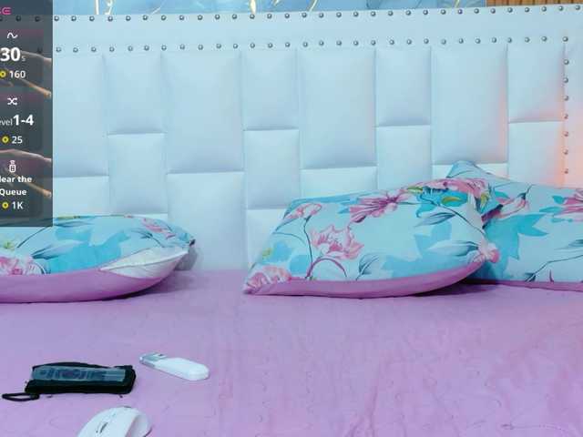 horny18girl's BongaCams show and profile