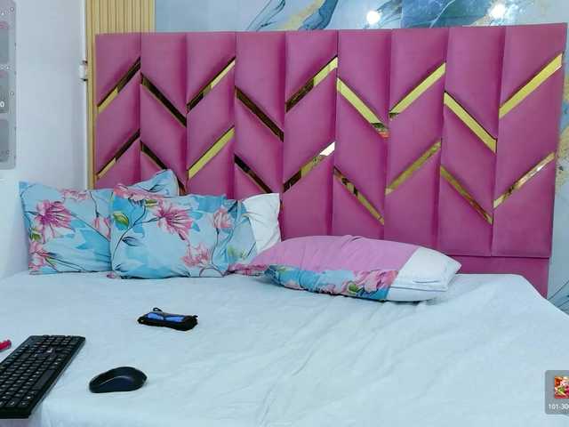 horny18girl live cam on BongaCams