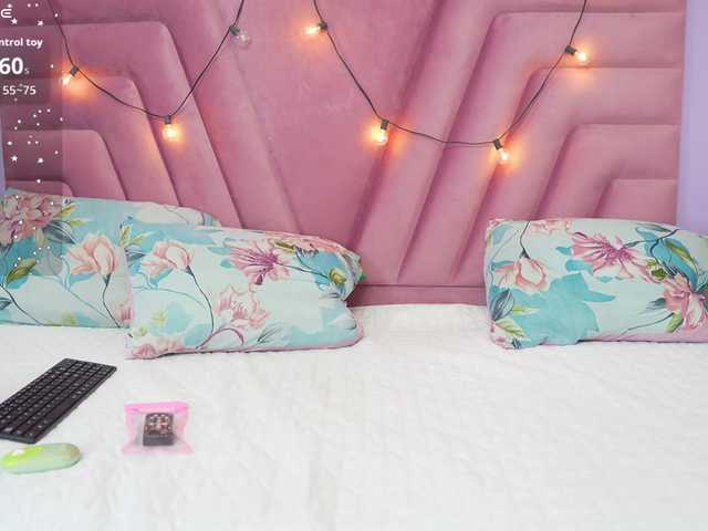 horny18girl live cam on BongaCams