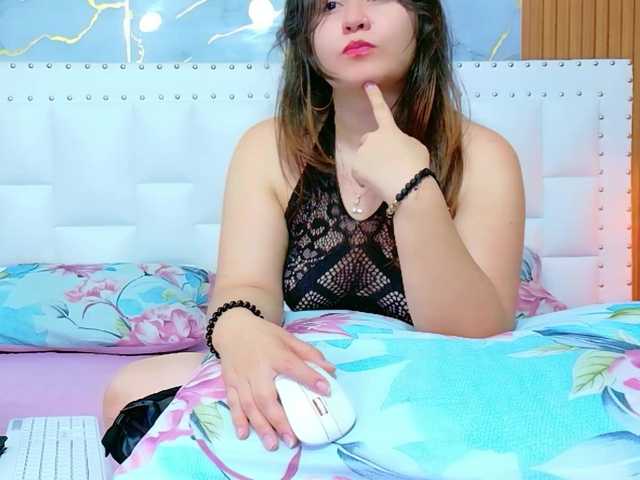 horny18girl's BongaCams show and profile