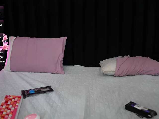 horny18girl live cam on BongaCams