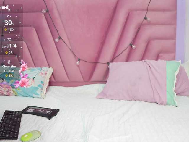 horny18girl live cam on BongaCams