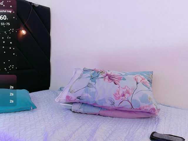 horny18girl live cam on BongaCams