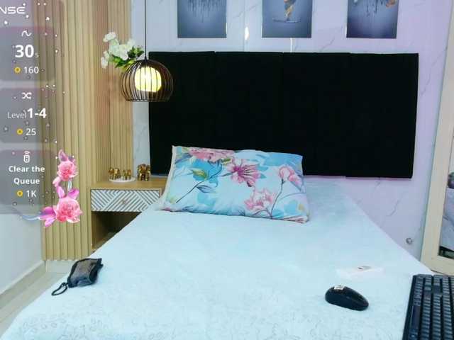 horny18girl live cam on BongaCams