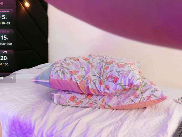 horny18girl live cam on BongaCams
