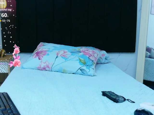 horny18girl live cam on BongaCams