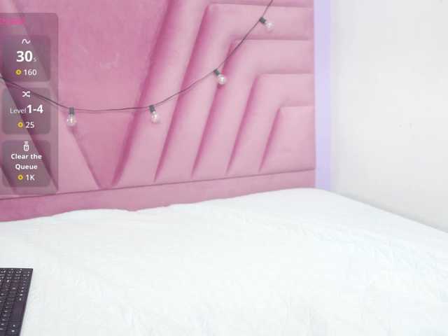 horny18girl live cam on BongaCams