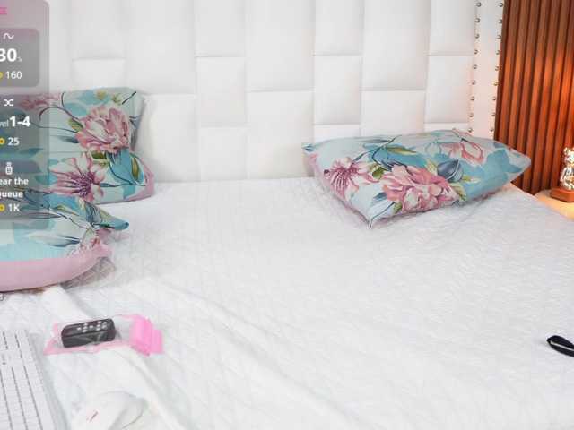 horny18girl live cam on BongaCams