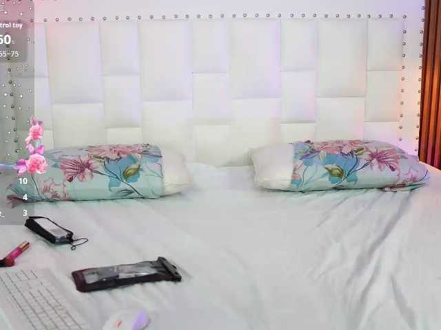horny18girl live cam on BongaCams
