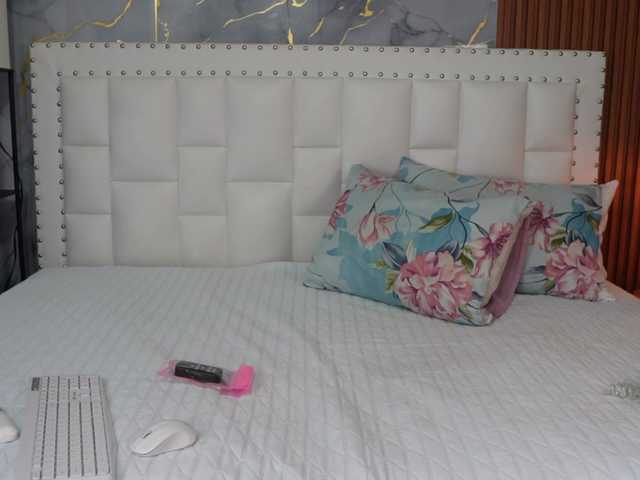horny18girl live cam on BongaCams