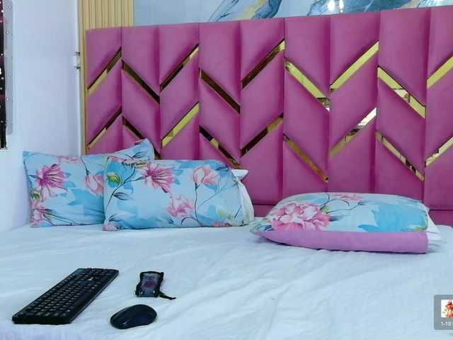 horny18girl live cam on BongaCams
