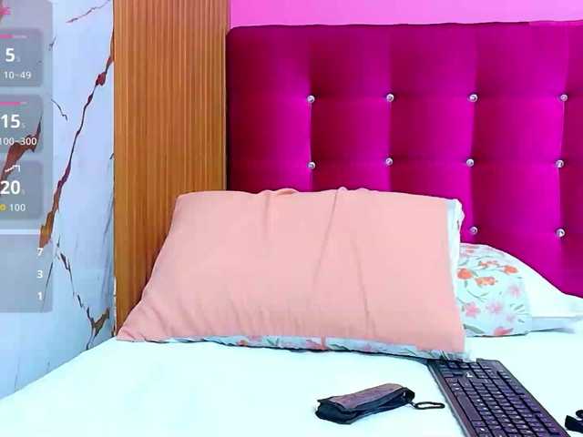 horny18girl live cam on BongaCams