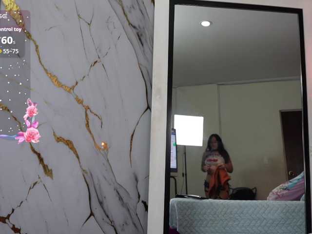horny18girl live cam on BongaCams