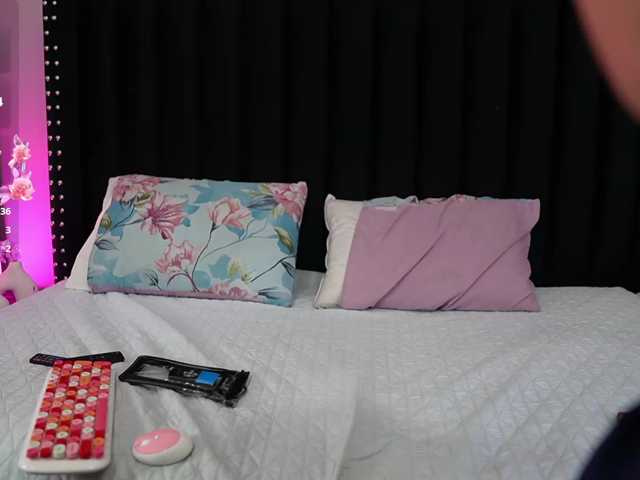 horny18girl live cam on BongaCams