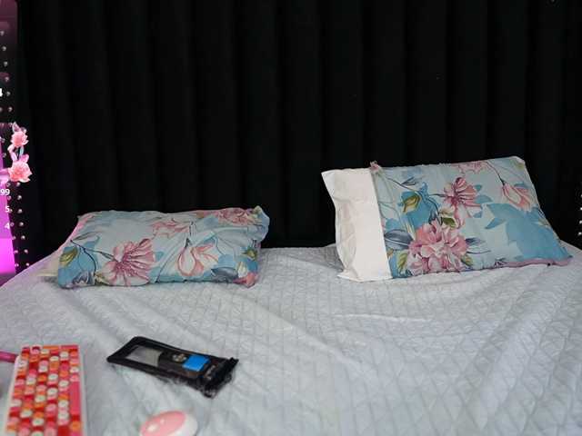horny18girl live cam on BongaCams