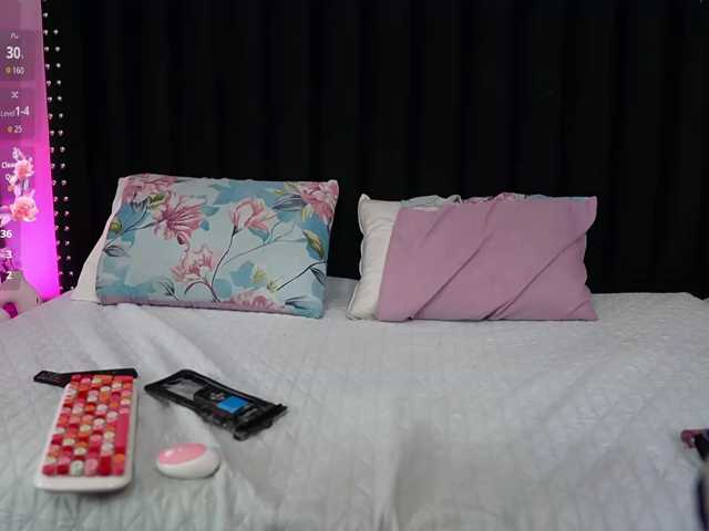 horny18girl live cam on BongaCams