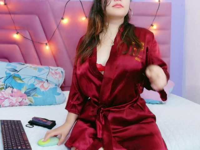 horny18girl's BongaCams show and profile