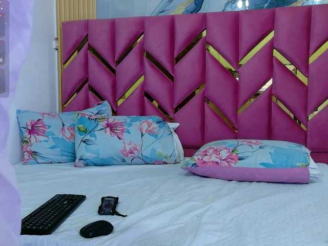 horny18girl live cam on BongaCams
