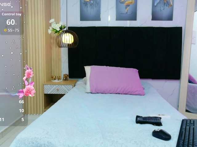 horny18girl live cam on BongaCams