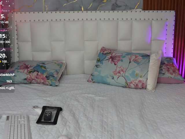 horny18girl live cam on BongaCams